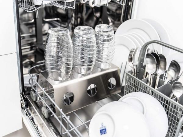Two in ONE Abtropfhalter und Spülmaschineneinsatz - 5 fach - aus Edelstahl kompatibel mit Sodastream Crystal & Emil Flaschen - Flaschenhalter mit praktischer Deckelhalterung